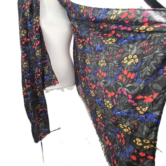 NWT Old Navy Black Red Blue Floral Raw Hem Rectangle Scarf Wrap Sarong - Picture 5 of 5